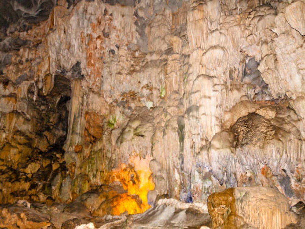 Dau Go Cave
