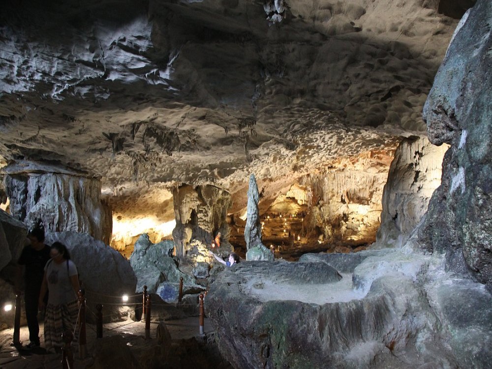 Dau Go Cave