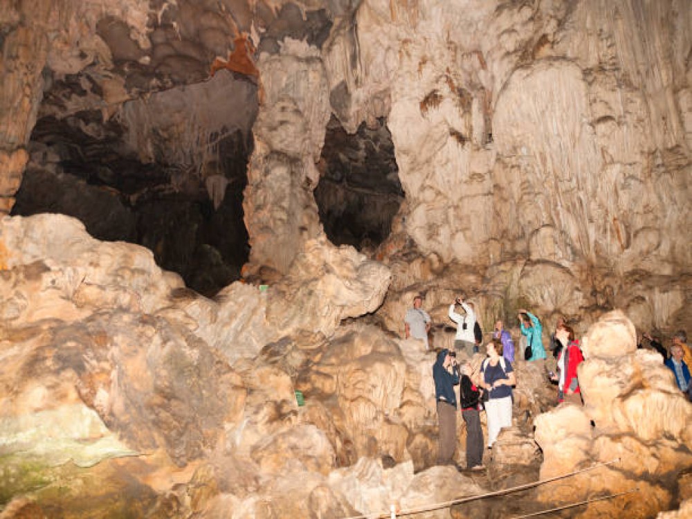 Dau Go Cave