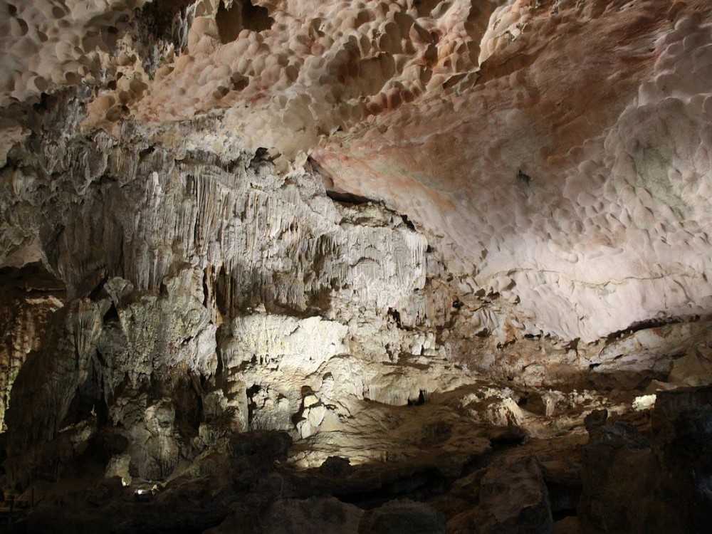 Dau Go Cave
