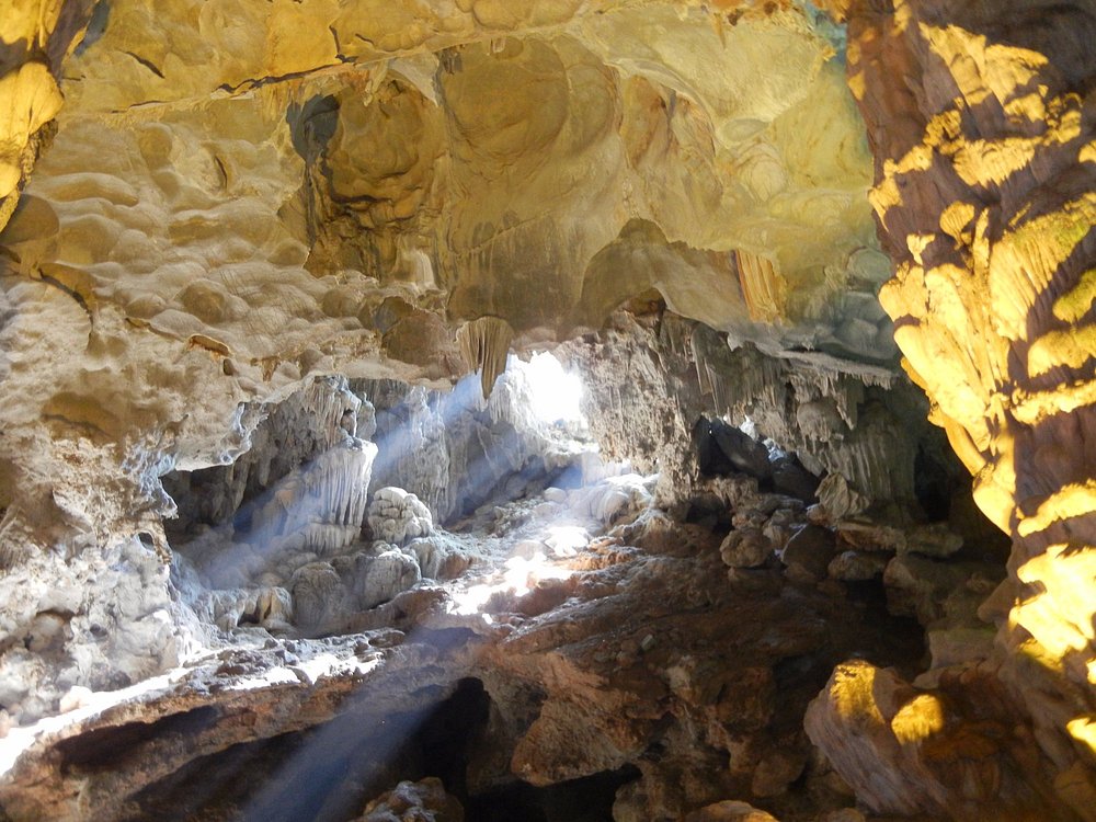 Dau Go Cave