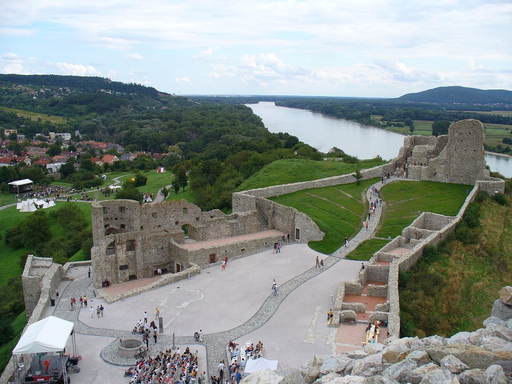 Devin Castle