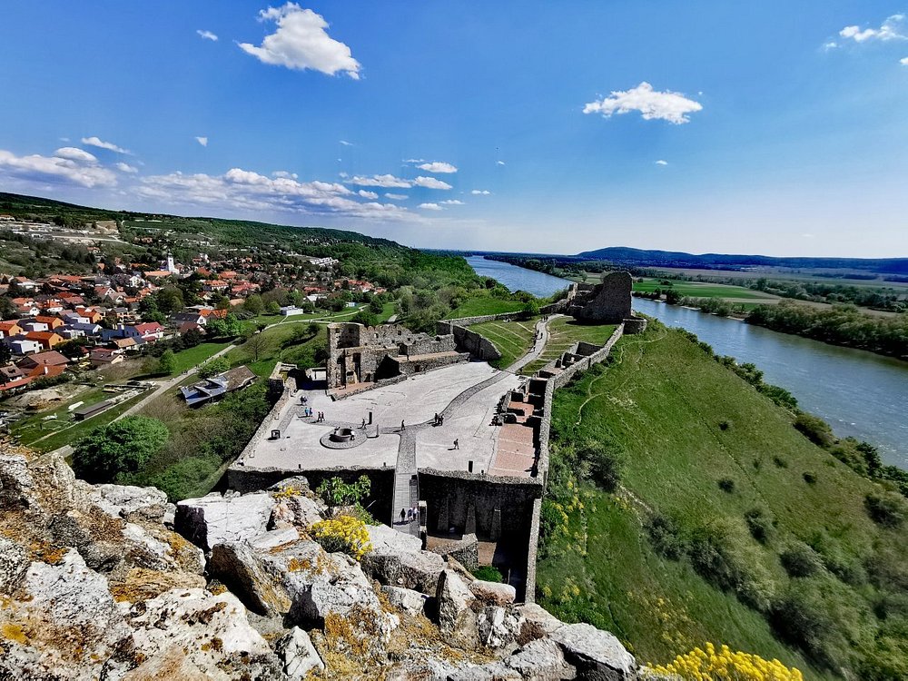 Devin Castle