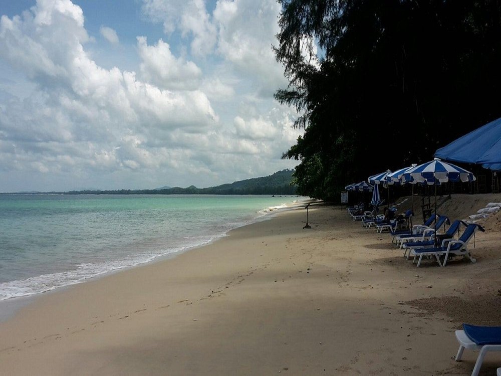 White Sand Beach