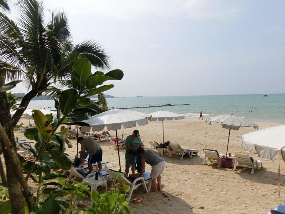 White Sand Beach