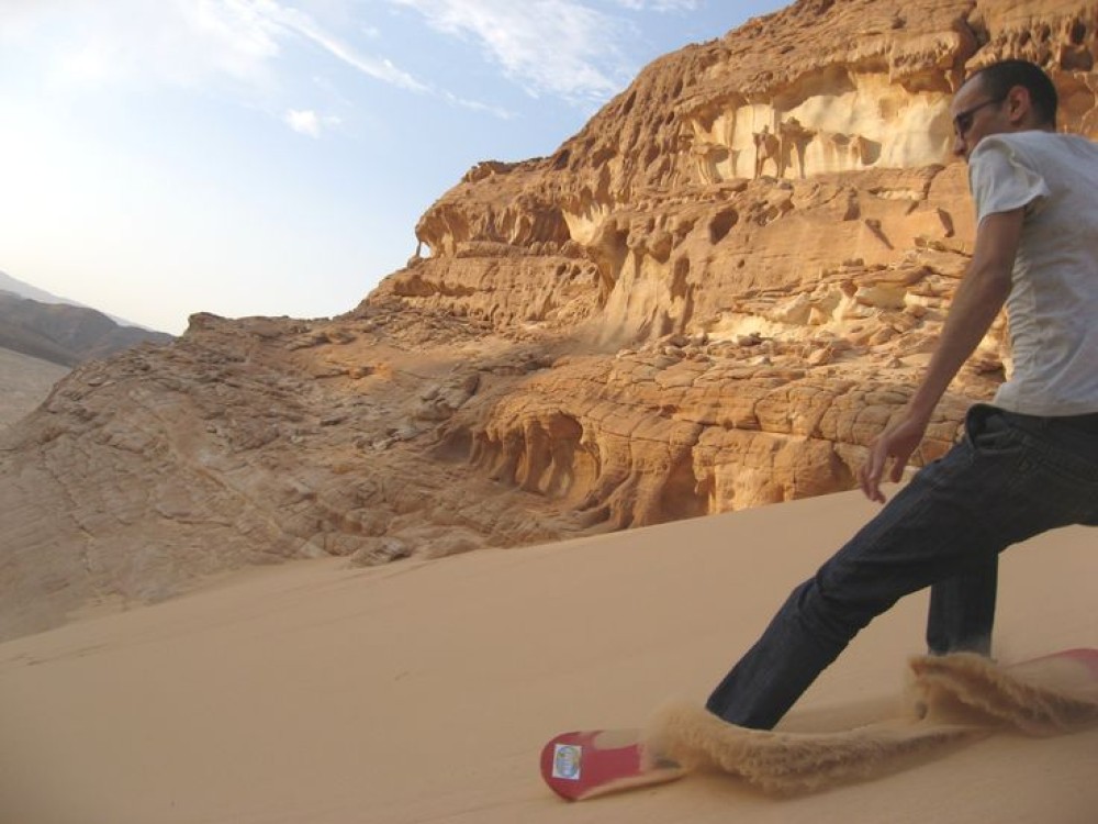 Sandana Sandboarding