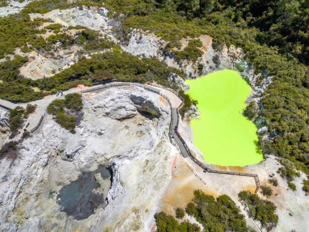 Wai-O-Tapu Thermal Wonderland