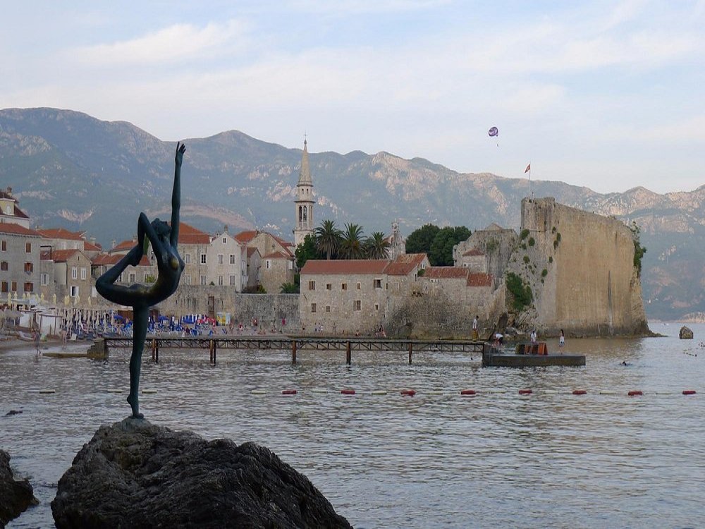 Budva Dancing girl
