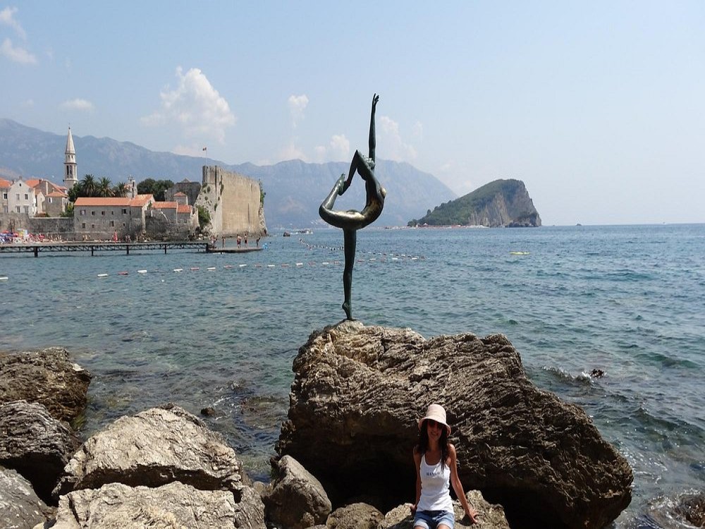 Budva Dancing girl