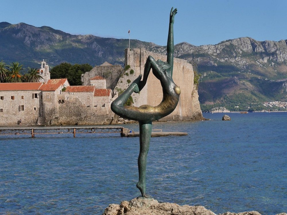 Budva Dancing girl
