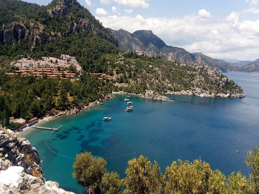Amos (Amos Bay)