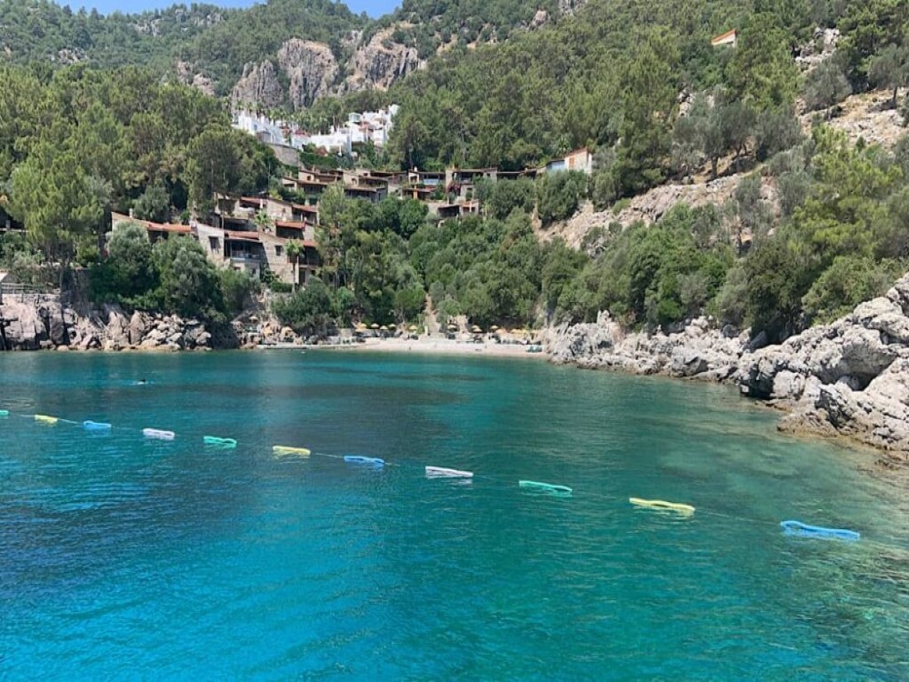 Amos (Amos Bay)