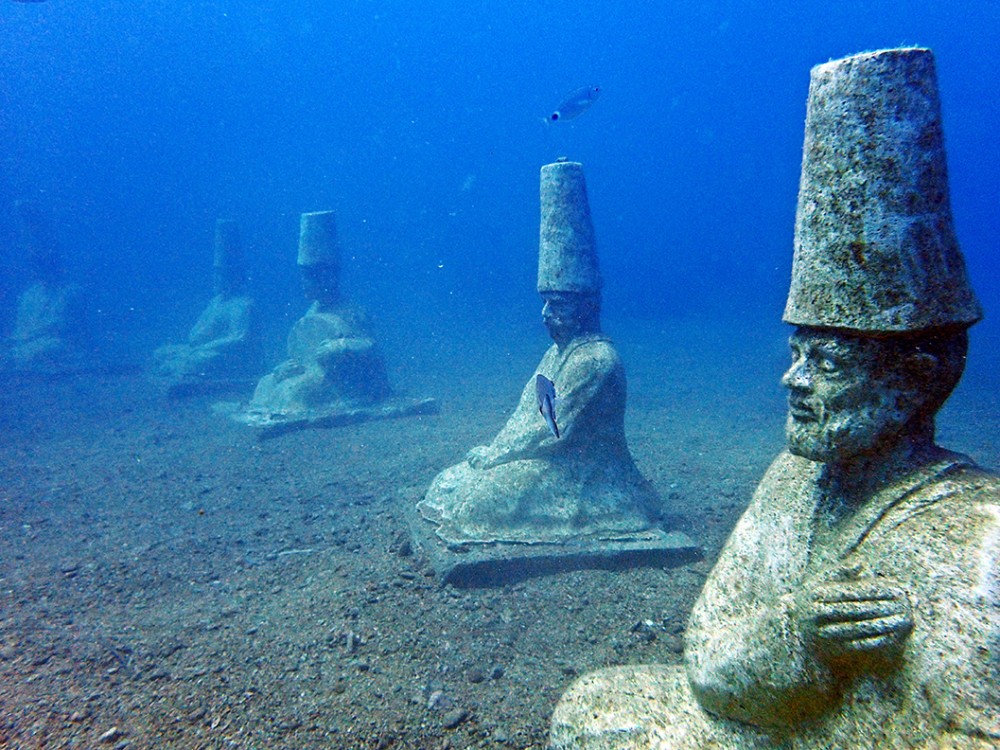 Side Underwater Museum