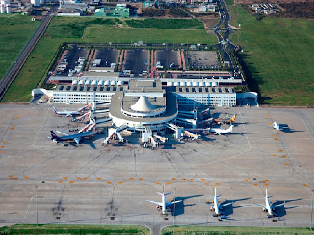 Which airport for Side?