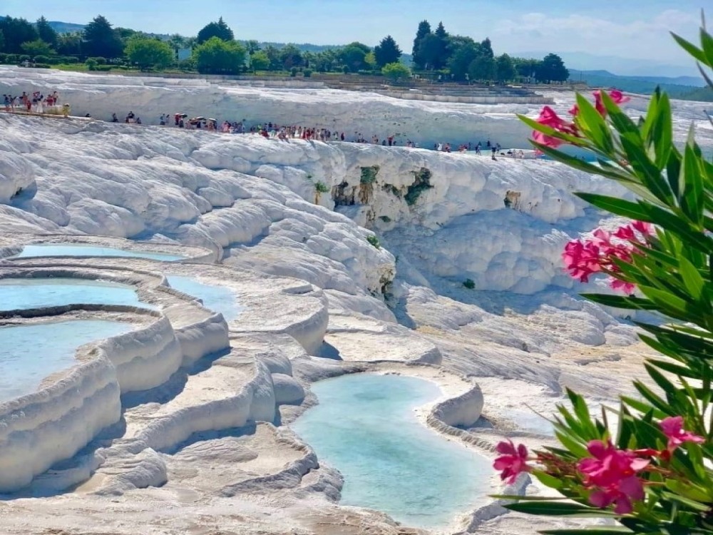 Can you bathe in Pamukkale?