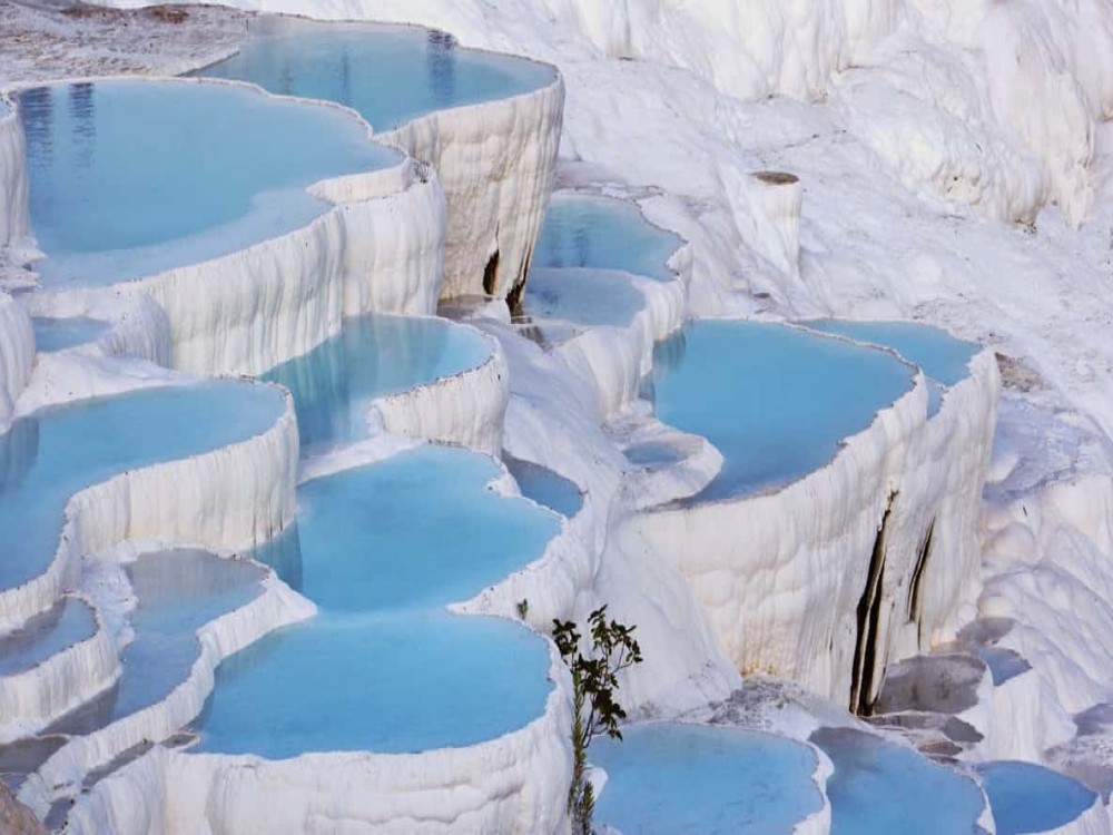 Can you swim in Pamukkale in winter?