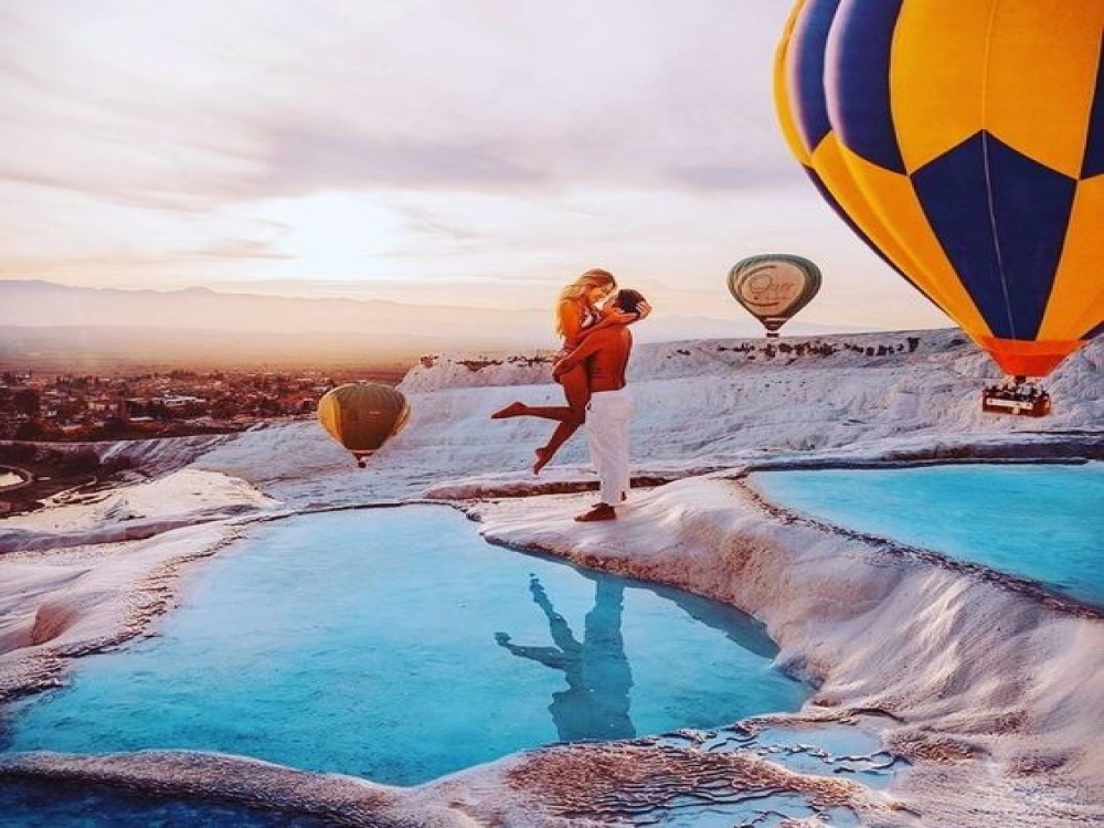 Hot air balloon ride in Pamukkale or Cappadocia?