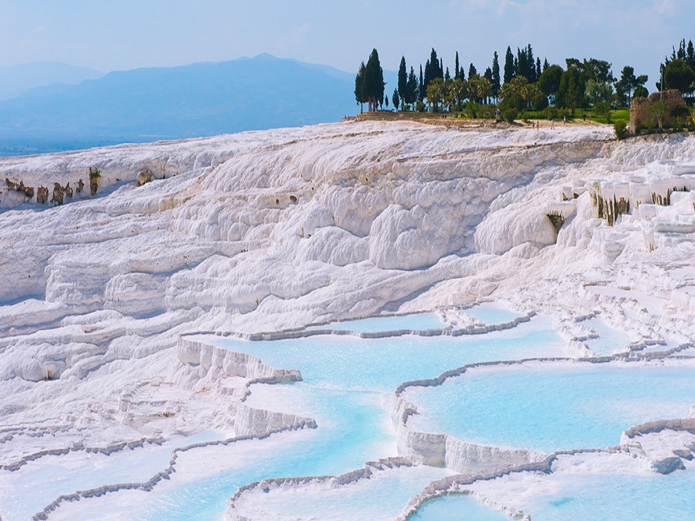 Pamukkale: Hot air balloon ride in Pamukkale or Cappadocia? | ®ExcursionMania