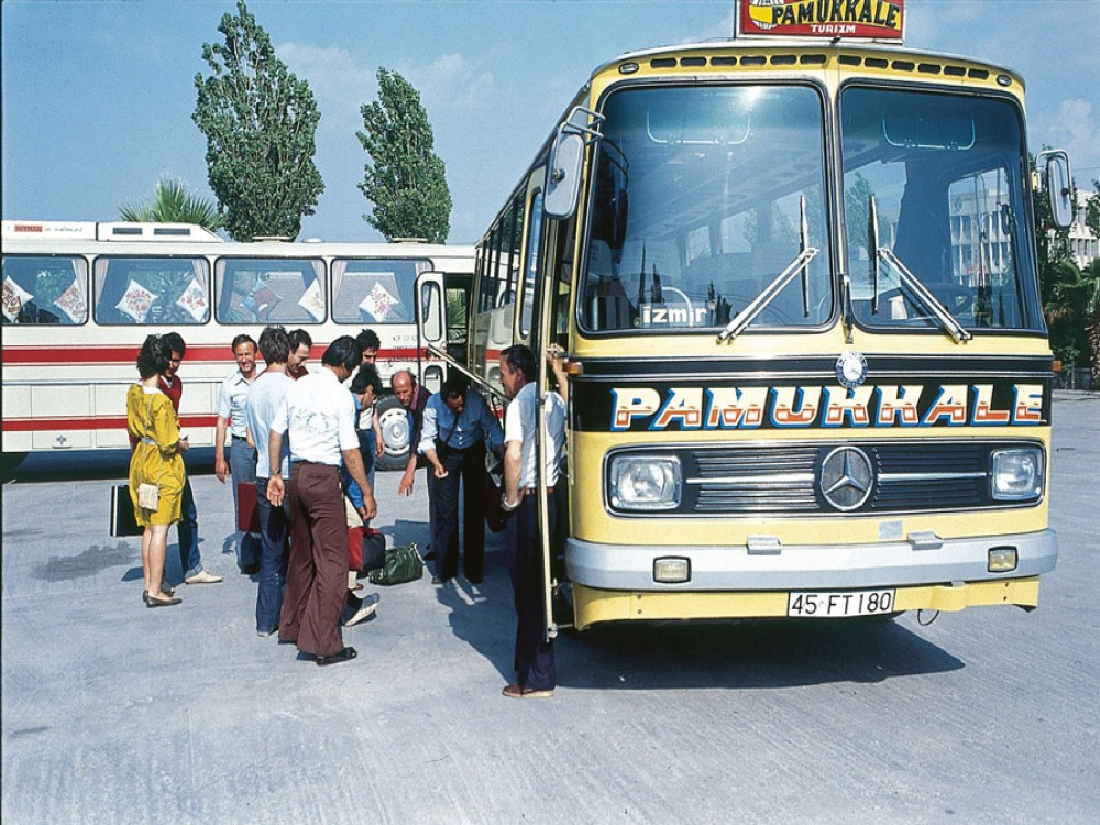 How far is Denizli from Pamukkale?
