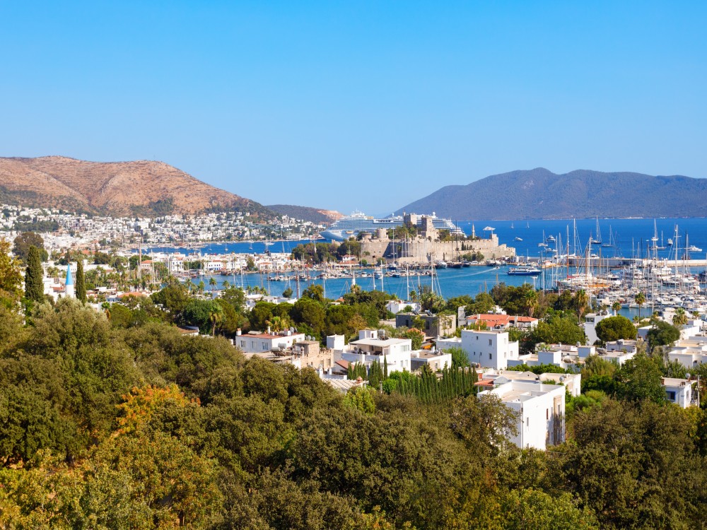 Is Antalya or Bodrum better?