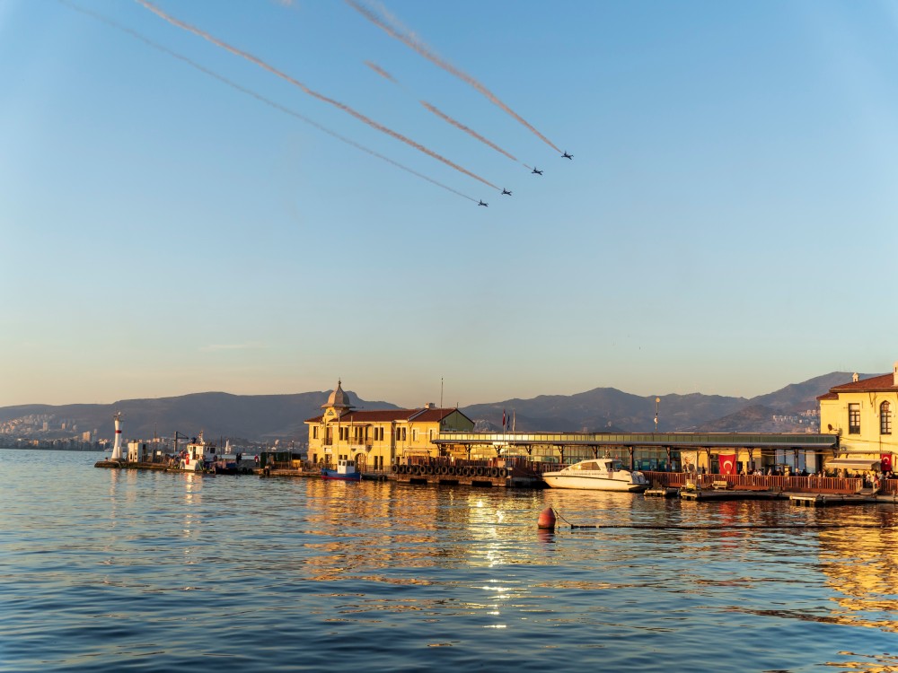 When to Visit İzmir: A Seasonal Travel Guide