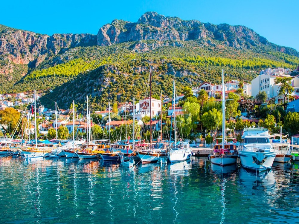 How Can You Experience History and Adventure in Kas?