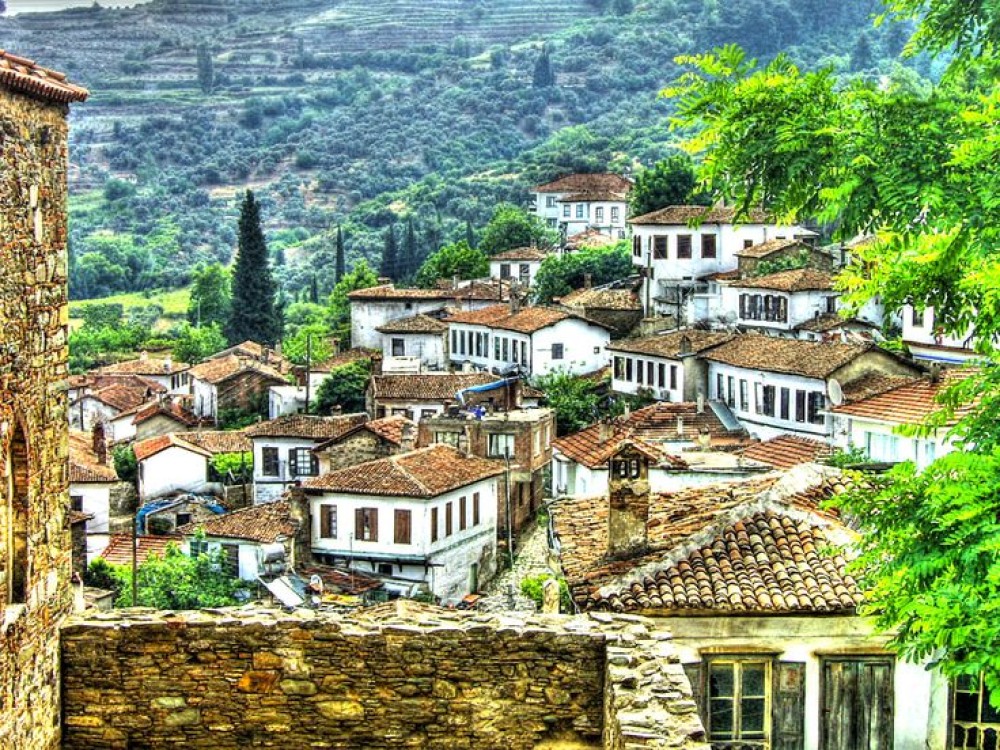 Is Selcuk the Perfect Blend of History, Nature, and Local Culture?
