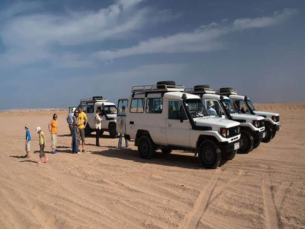 Desert Adventures in Hurghada: A Guide to Safaris and Camping