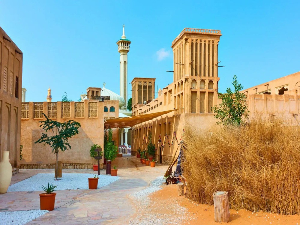 Exploring Dubai’s Cultural Side: Museums, Mosques, and Historical Neighborhoods