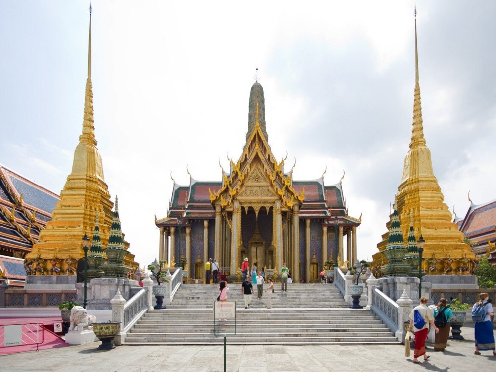  Temple of the Emerald Buddha (Wat Phra Kaew)