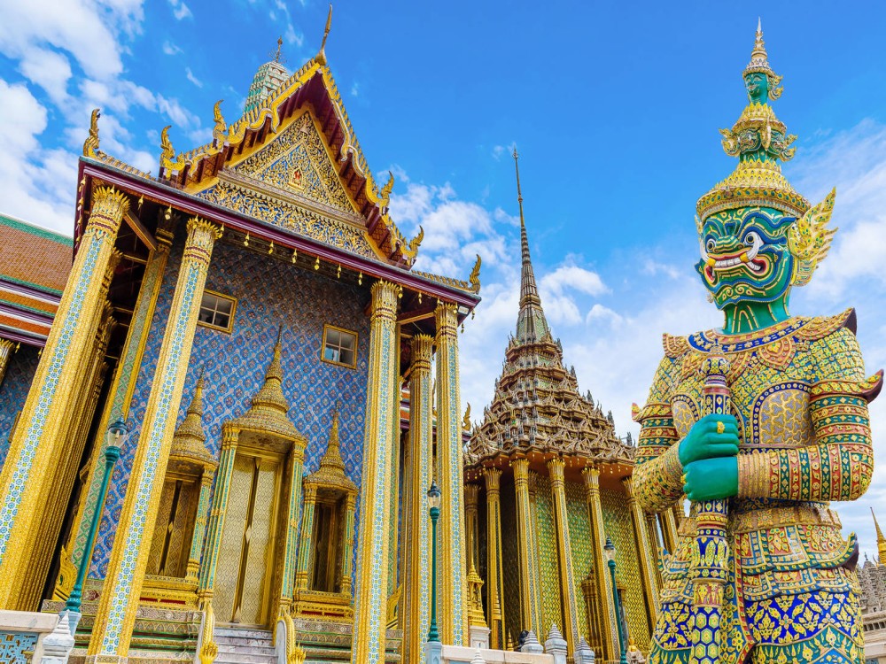  Temple of the Emerald Buddha (Wat Phra Kaew)
