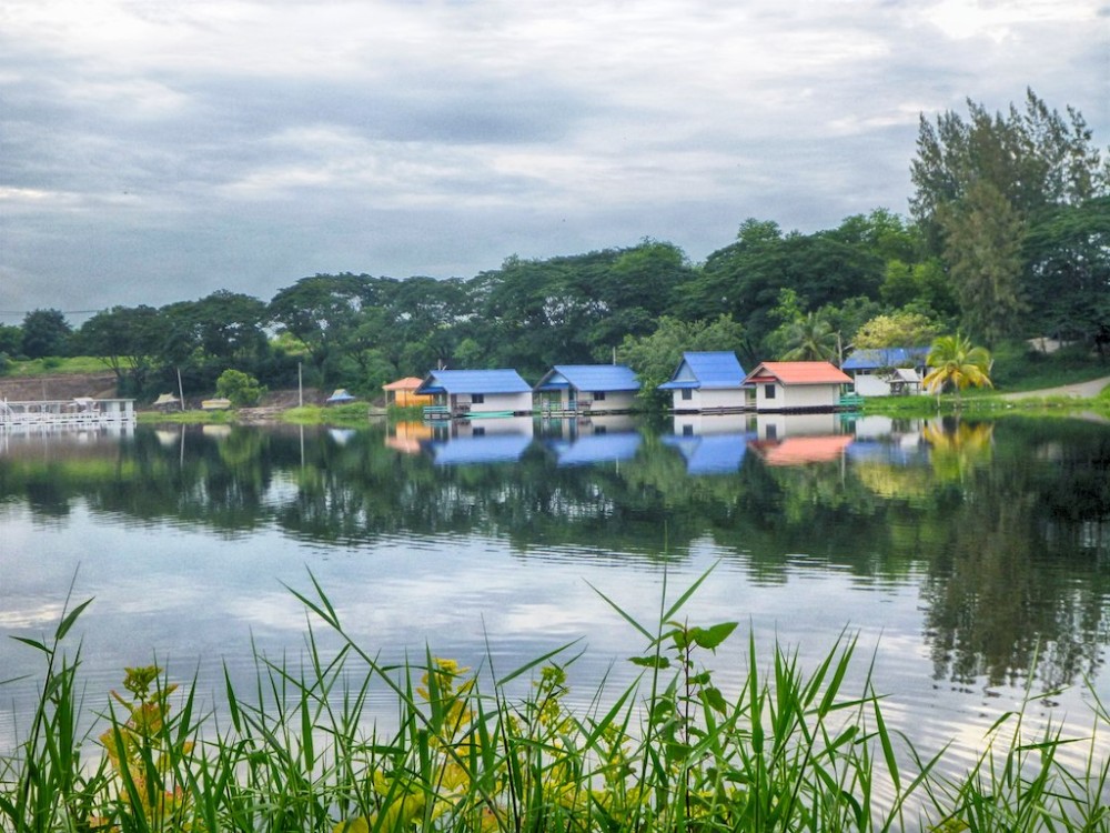 Khlong Saen Saep
