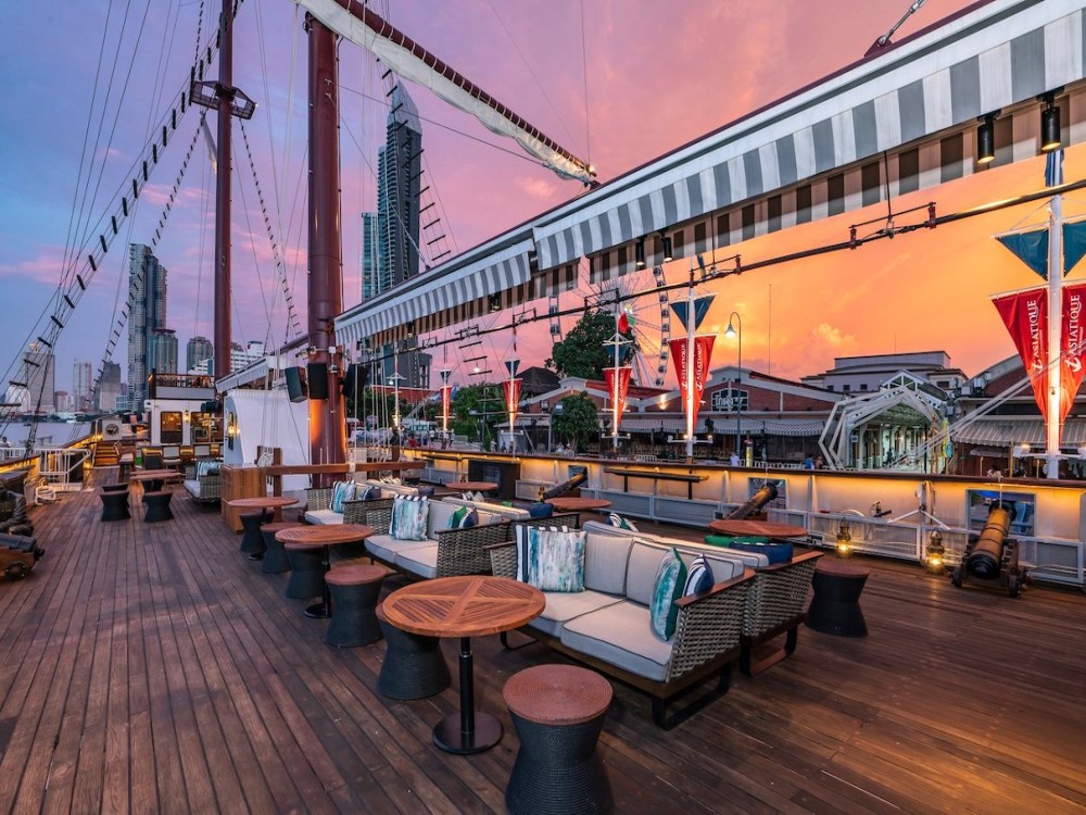 Asiatique The Riverfront