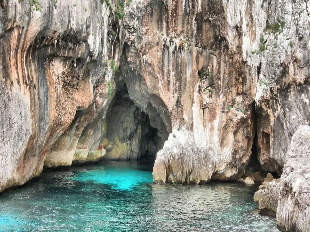 Blue Grotto (Grotta Azzurra)