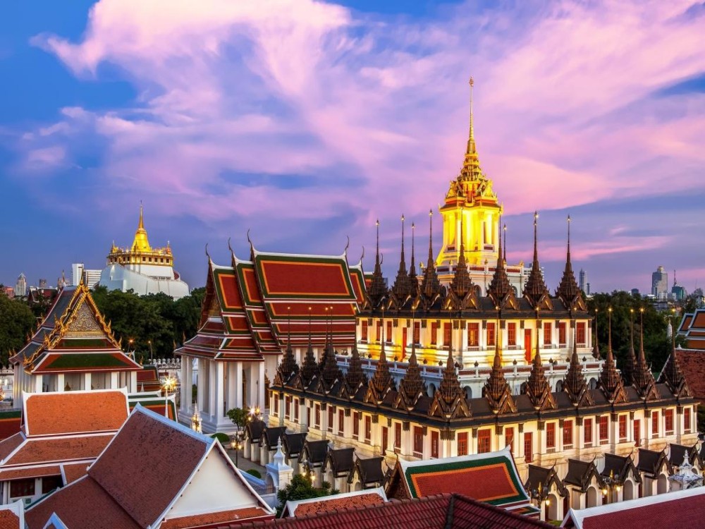 Wat Ratchanatdaram Woravihara (Loha Prasat)