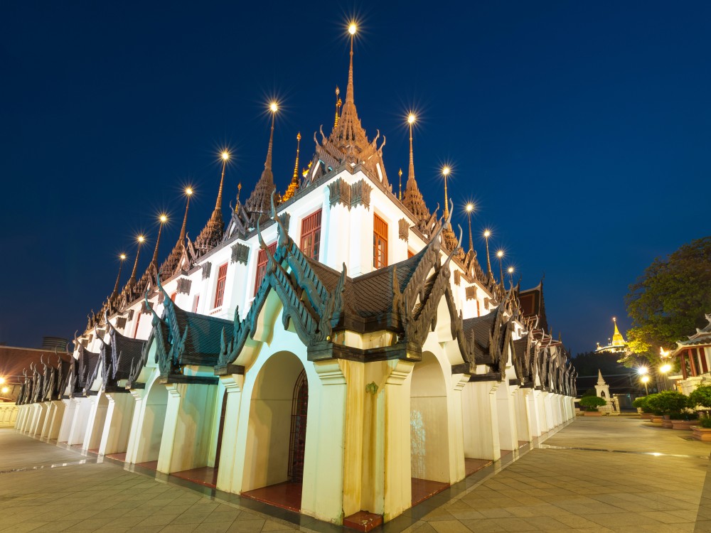 Wat Ratchanatdaram Woravihara (Loha Prasat)