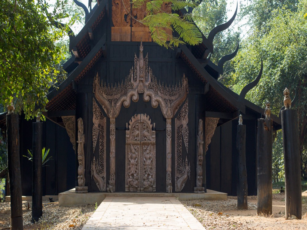 Artist House at Klong Bang Luang (Baan Silapin) 