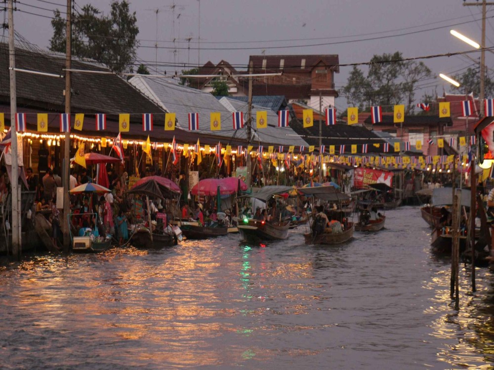 Amphawa Floating Market