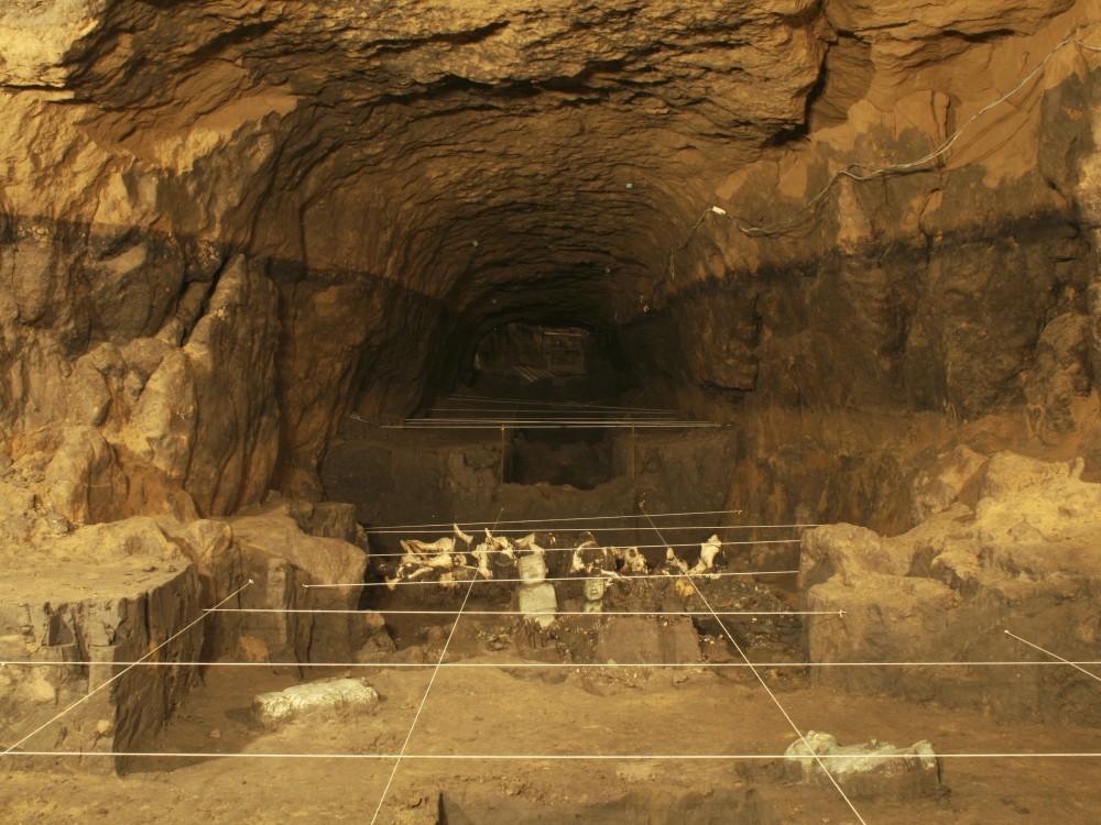 Tunnel Temple