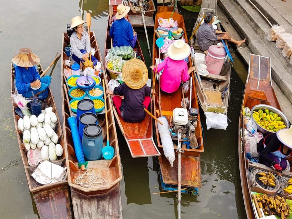 Tha Kha Floating Market