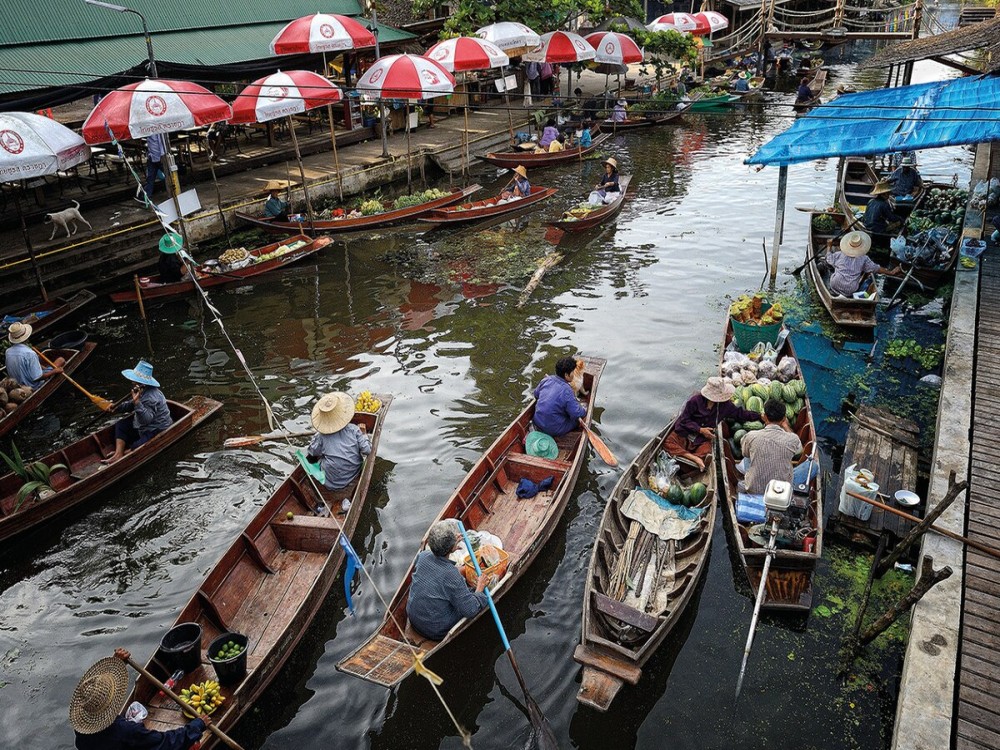 Tha Kha Floating Market