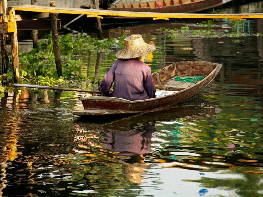 Tha Kha Floating Market