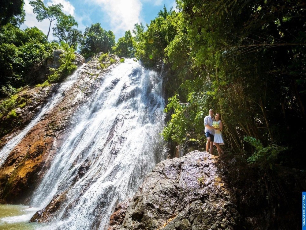 Na Muang Waterfall