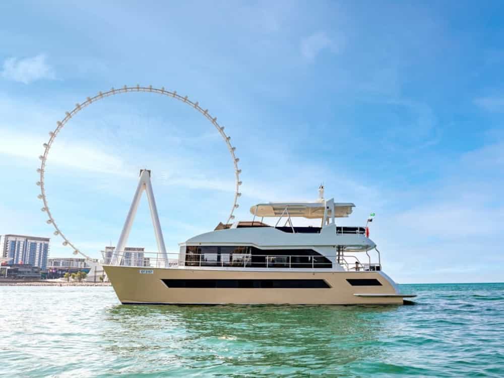 Dubai: Luxury Yacht Tour with Options to Add a BBQ Lunch | ®ExcursionMania
