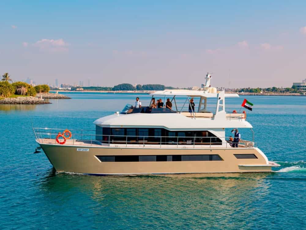 Dubai: Luxury Yacht Tour with Options to Add a BBQ Lunch | ®ExcursionMania