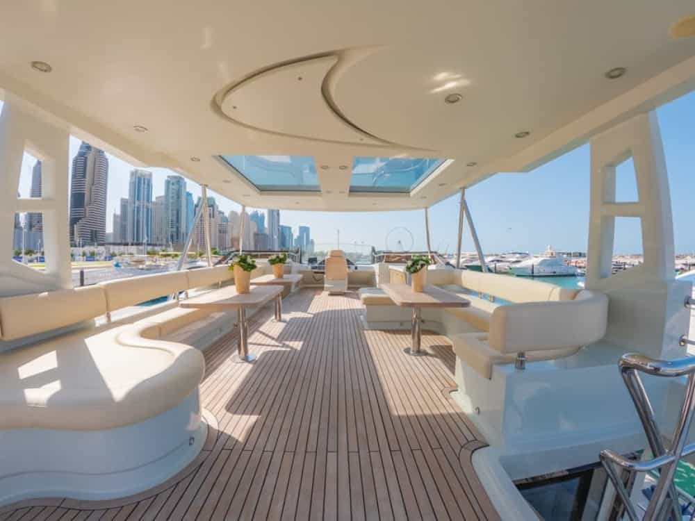 Dubai: Luxury Yacht Tour with Options to Add a BBQ Lunch | ®ExcursionMania