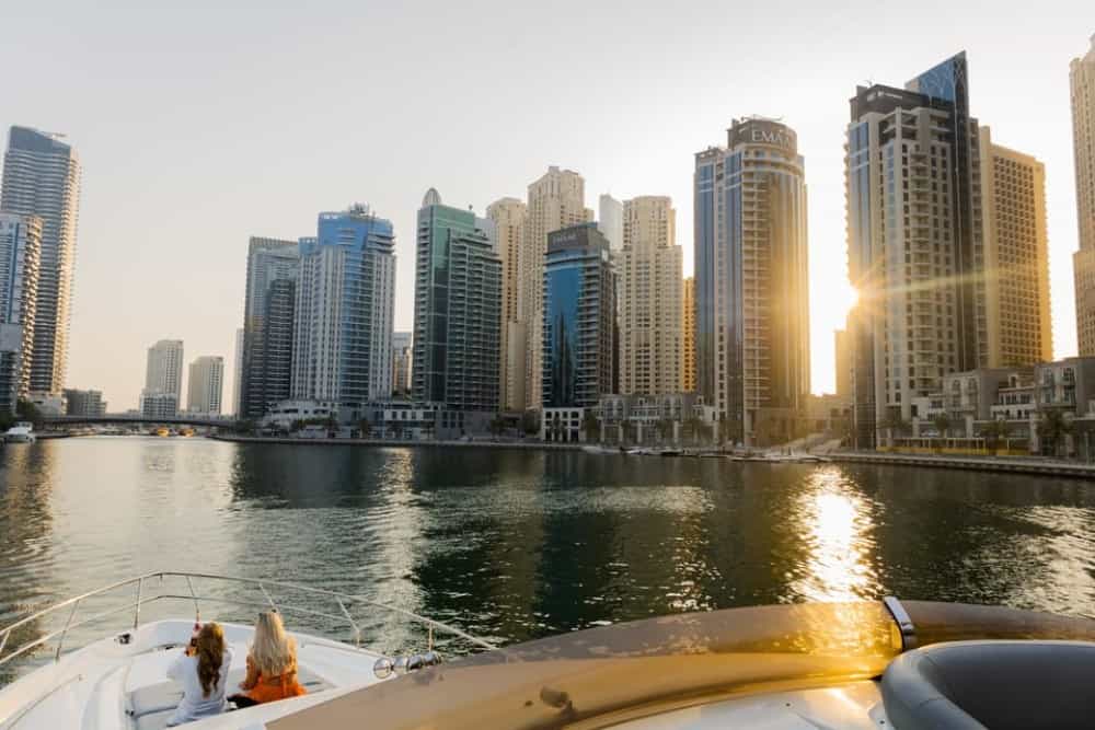 Dubai: Private VIP Luxury Yacht Tour with BBQ & Drinks | ®ExcursionMania