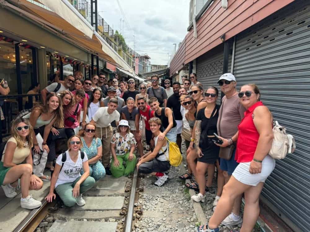 Bangkok: Damnoen Saduak and Mae Klong Train Markets | ®ExcursionMania