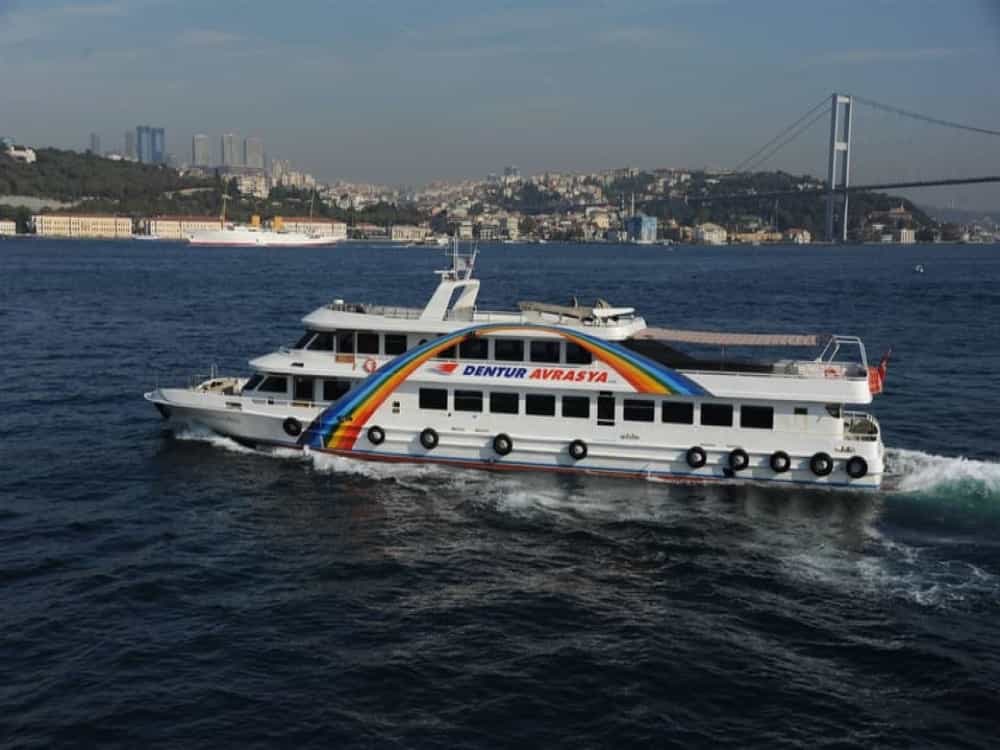 Discover Istanbul: Bosphorus Cruise with Daytime or Sunset Options | ®ExcursionMania