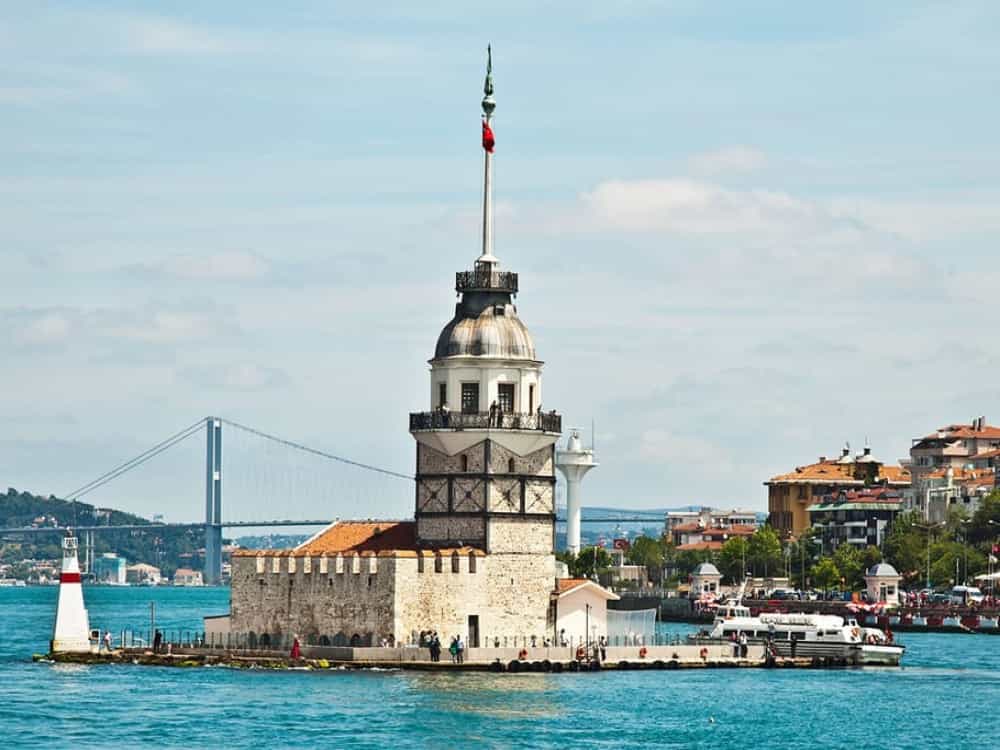 Discover Istanbul: Bosphorus Cruise with Daytime or Sunset Options | ®ExcursionMania